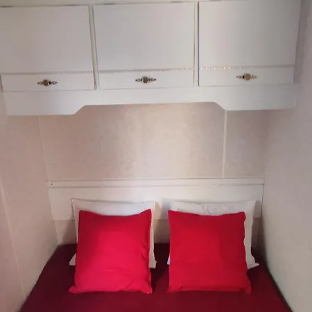 Rákos-patak Camper Garden&free Parking * Budapeste