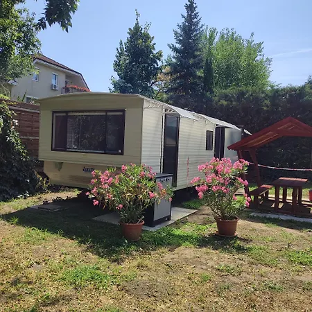 Holiday home Rakos-patak Mobile Garden & Free Parking Budapest