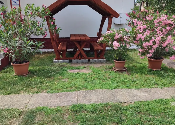 Vakantiehuis Rakos-patak Camper Garden & Free Parking Boedapest